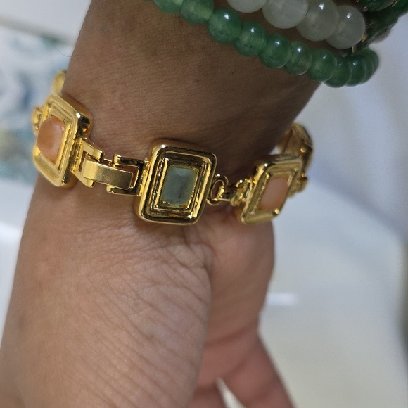 Gold Square Link Bracelet with Frosted Acrylic Glass Stones - Picture 9 of 11